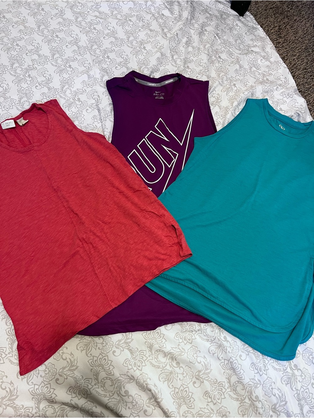 3 Piece Workout Tank Bundle Nike Dri-FIT Athletic Works St Tropez S M